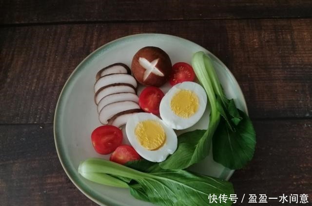 我家|早餐做了一碗面条，朋友圈一晒，都大呼土豪餐，排队要来我家吃面