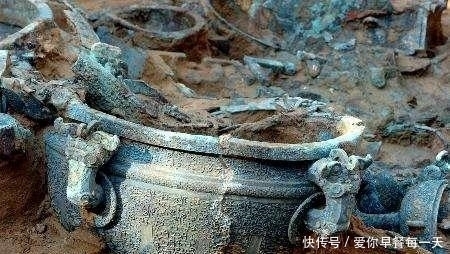 惨死|战国“机关墓”被盗,6名盗墓贼惨死墓中,考古家:他们已成文物