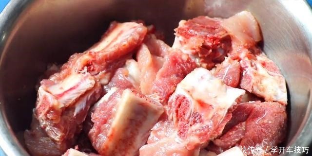 红亮|2分钟教你糖醋排骨做法,色泽红亮,酸甜适口又酥烂,比饭店好吃