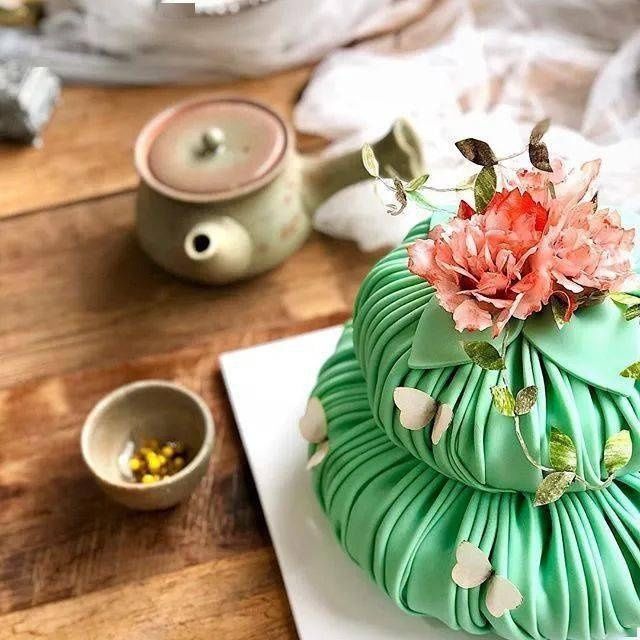 包袱蛋糕|脑洞太大韩国小姐姐晒神秘蛋糕,引百万粉丝每天催更太美了,每一张都让我流口水…