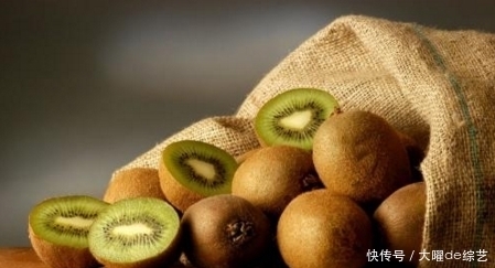 皮肤|立秋后，女人皮肤干燥缺水，猕猴桃是补水佳品，会挑才是关键