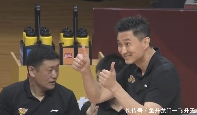 表情|表情太可爱了!赵睿制造韩德君第三犯,杜锋双手给他点赞