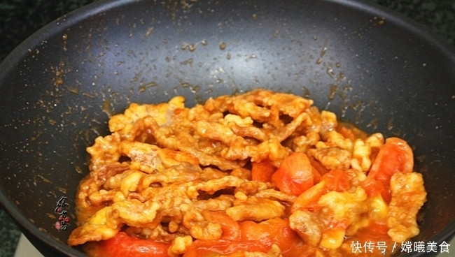 家常|这款家常开胃菜,孩子隔三差五就喊馋,酸甜香酥,连汁都不剩