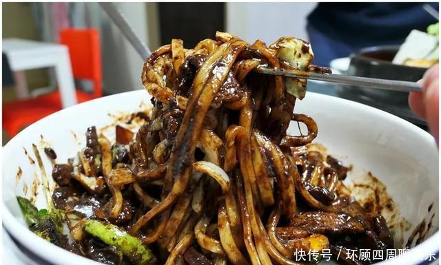 大人|自从学会做面条,连吃3天还不够,孩子大人都喜欢,一袋酱底了