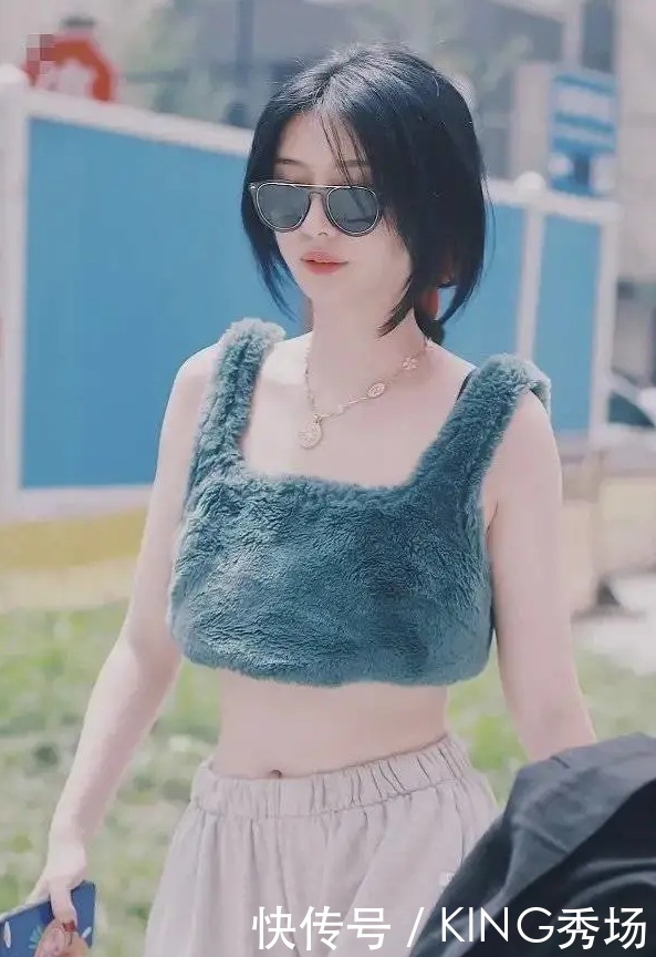 放开|赵小棠终于放开了,大胆挑战“儿童背心”,秀出“蝼蚁腰”贼撩人