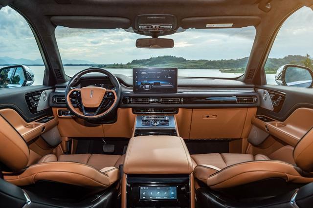  长轴距|一家人出行新选择，3025mm超长轴距，2022mm宽体车身，50.98w起