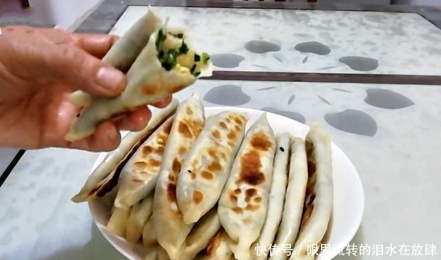 香味|分享一道菜卷的做法,上锅煎一煎,鲜香味美,上桌全家都爱吃