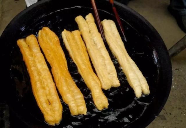 小苏打|洗衣粉炸油条,是真的吗?吃完会不会吐泡泡?