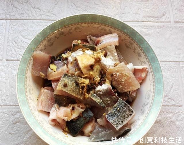 爷俩|宅家不能出门,给爷俩做了一道菜,上桌筷子打架,吃完还说不够