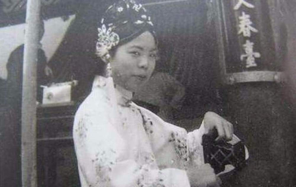 文绣|末代皇妃文绣,离开溥仪后过得怎样?虽清贫却也最安心