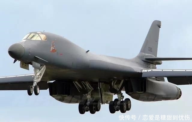 无视|美轰炸机搞完事还想走?俄战机毫不犹豫跨越边境,抗议被完全无视