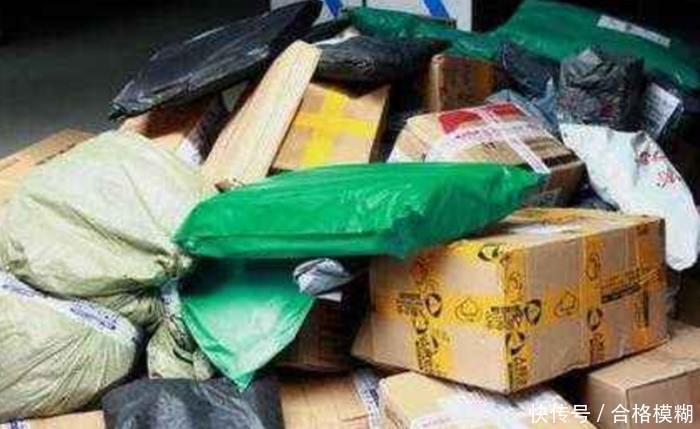 能卖|网购18年从不拆包裹，家人拆包裹被震住！当废品能卖3500万