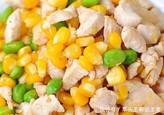  孩子|“厨神下凡”给孩子做的菜，玉米香甜鸡肉嫩滑，吃一口满嘴留香！