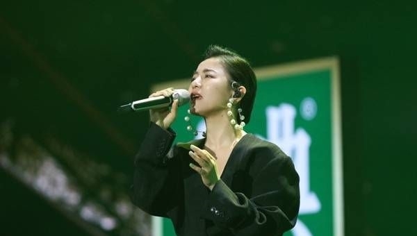 声音|《天赐的声音》丁当返场,《也许明天》获赞如轻功绝技