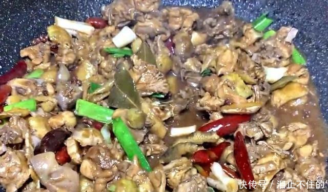 腥味|炒鸡时,别再傻傻直接炒,教你一招,不放一滴水,鲜美好吃无腥味