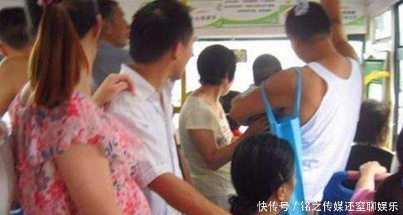 女童遭|10岁女童遭老人强制让座，妈妈简单的几句话给全车人都上了一课