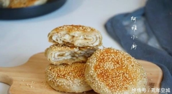 早餐|早餐芝麻饼烧饼,不抹油酥,不用烤箱,2个小技巧,香酥掉渣!