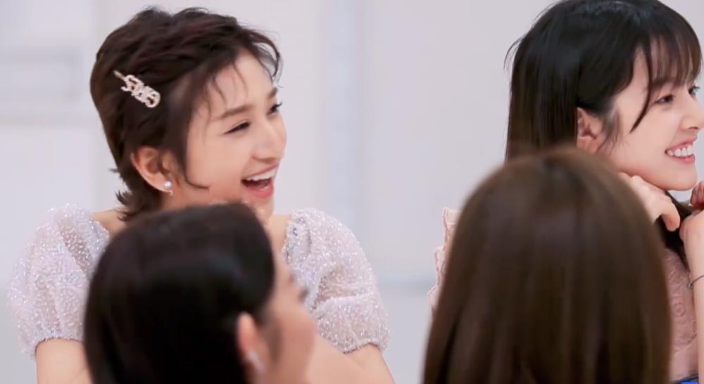 回复|蔡徐坤遇见和自己同年同月同日生的女孩,反而被女孩回复笑到了