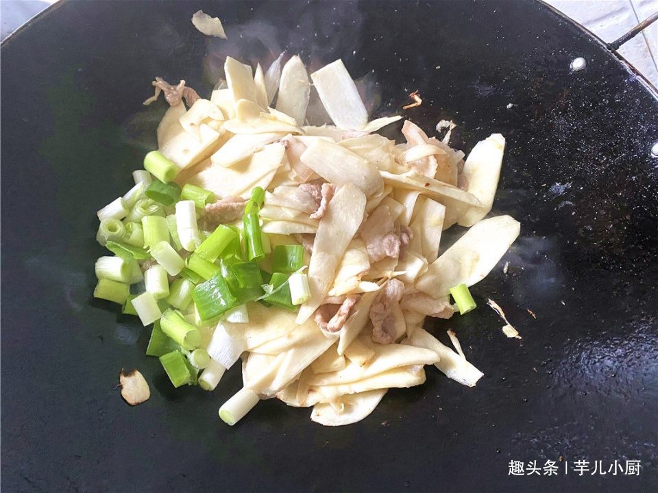  口感|茭白最好吃的做法，简单美味口感脆嫩，鲜香下饭，一周三吃也不够