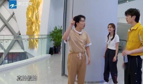 李晨|Baby撕名牌淘汰李晨,却对众人撒谎否认,弹幕里满是人性的丑陋