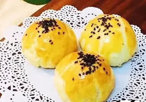  醒发|不用揉出膜不用醒发，教你做酥到掉渣的网络红人蛋黄酥中式点心