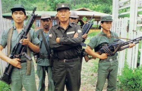 缅甸|他控制着金三角八成毒品，手下军队6个师我绝不把罂粟卖到中国