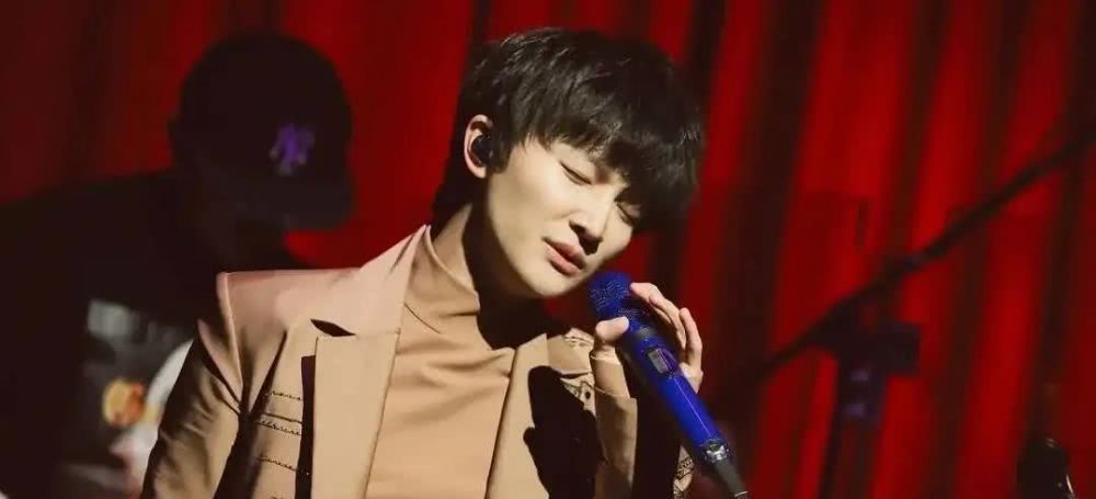 摘得|谁最有可能摘得这届《歌手当打之年》的总决赛歌王桂冠呢