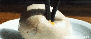 曝光|央视又“曝光”了,一戳就流油的海鸭蛋,这流出的“油”能吃吗?