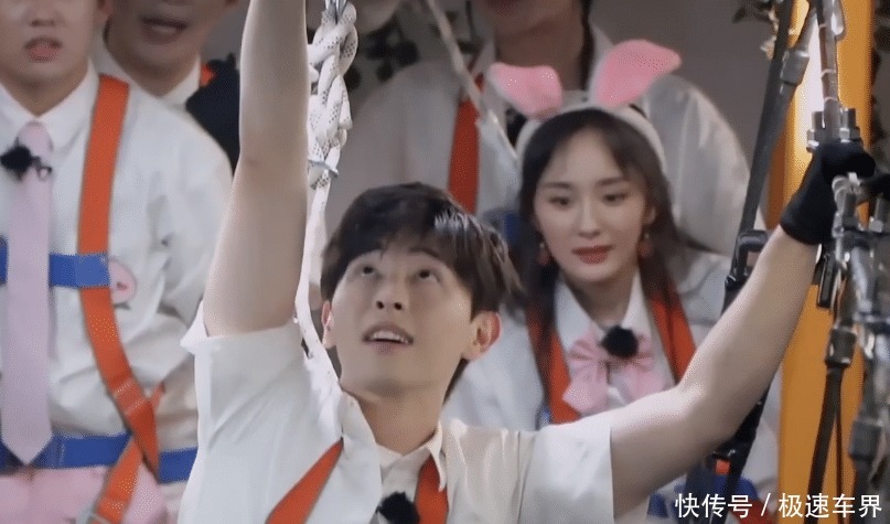 索道|邓伦节目悬空过高空索道,看清他手臂的肌肉状态,有无台本很显然