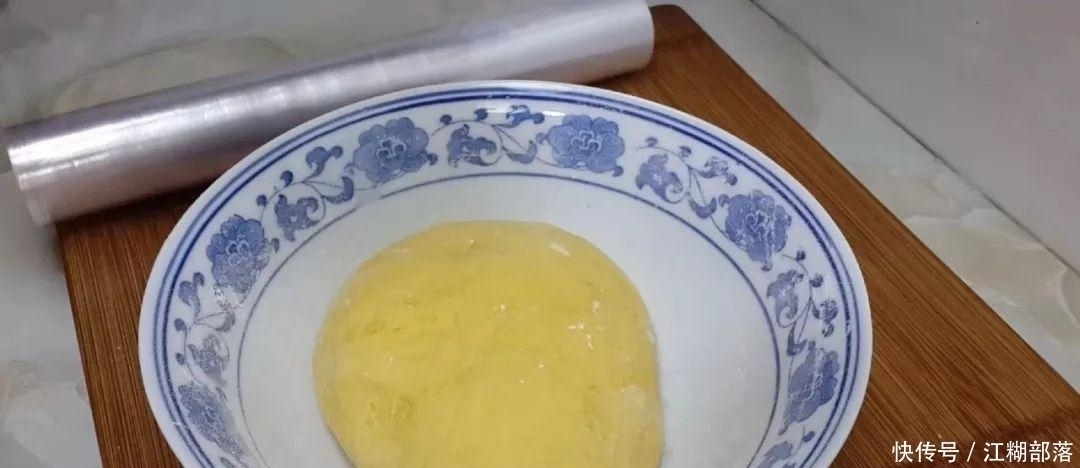 南瓜|南瓜又出新吃法,不用油炸,比面包馒头做法简单,比南瓜饼还好吃