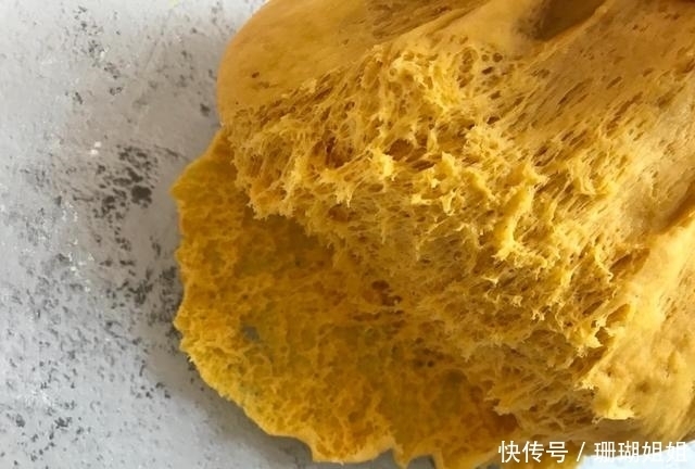 抢光|南瓜不做南瓜饼,教大家一款新吃法,比鱼肉还香,上桌就被抢光