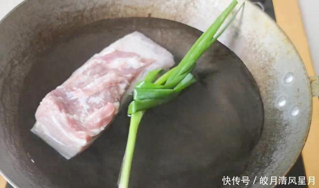  正宗|蒜泥白肉的正宗做法，蒜香浓郁，肥而不腻，上桌瞬间抢光