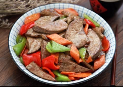 加上一些|夏天,宁可少吃猪肉,也要多吃此菜,气血足了,双眼也明亮了