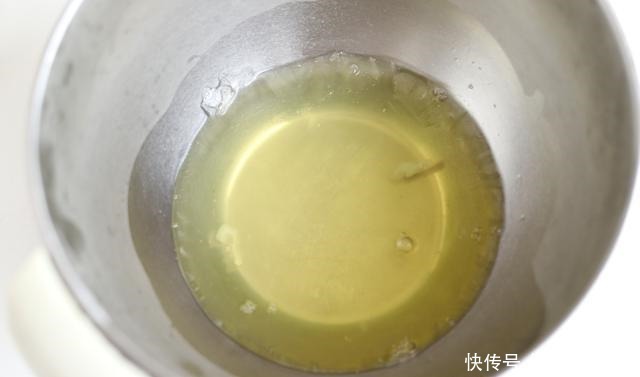 方子|这个方子告诉你如何做出不开裂,不回缩,组织细腻的轻芝士蛋糕