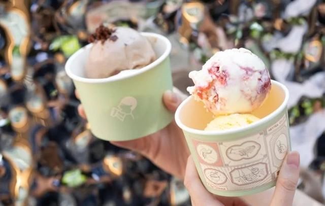 星巴克|越来越贵的喜茶和奈雪,能成为「中国星巴克」吗?