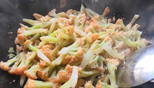 不加|干煸花菜不加肉,加入这个佐料入味下饭,好吃不长肉,10分钟搞定