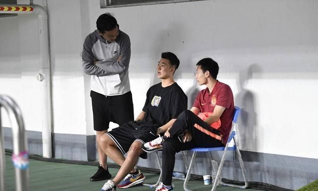  恒大|恒大两位王牌离队进入倒计时，未来新去处二选一，期待能早日爆发