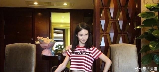  无时无刻|《浪姐》总决赛开启，金晨空中一字马上热搜，真是无时无刻不劈腿