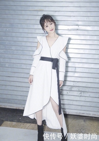 配上|杨紫为证没长胖,穿短裤现身机场,网友:终于信了她只有80斤