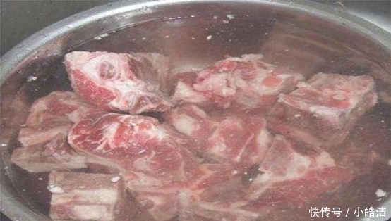 大厨|无论解冻什么肉,直接拿水泡是错的!大厨教你,营养不流失