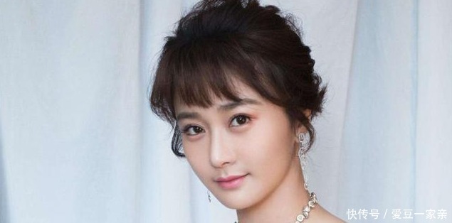  输给|她当年在好声音输给张碧晨，后误打误撞嫁给节目总导演，现状如何