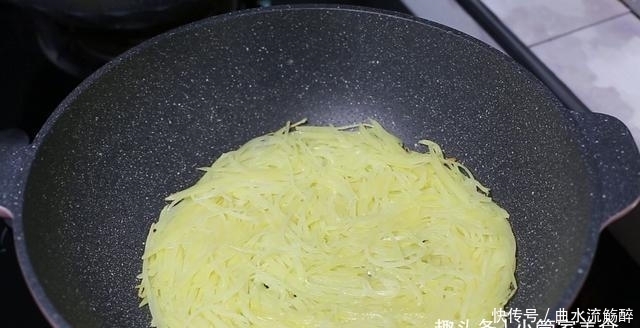 大厨|大厨教你土豆最好吃的做法,简单一做,比肉都香,上桌就光盘