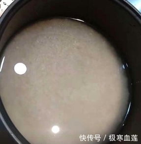 放盐|煮米饭,有人放醋有人放盐?都错了,学会一招米饭香软,粒粒分明