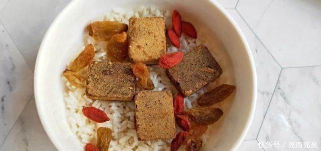 年糕|糯米粉开水烫一烫,比年糕做法还要简单,比糍粑好吃