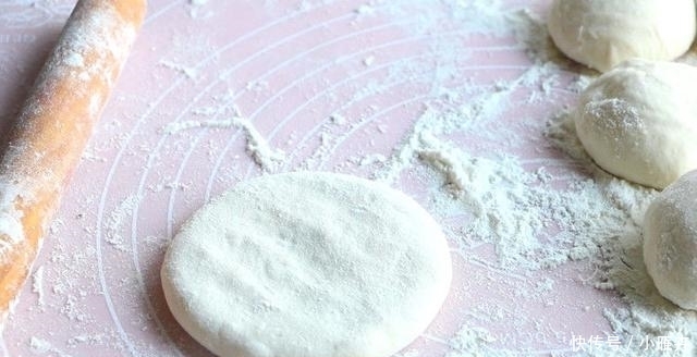 懒人|懒人早餐面食,连面都不用揉不用发,5分钟搞定可多赖床