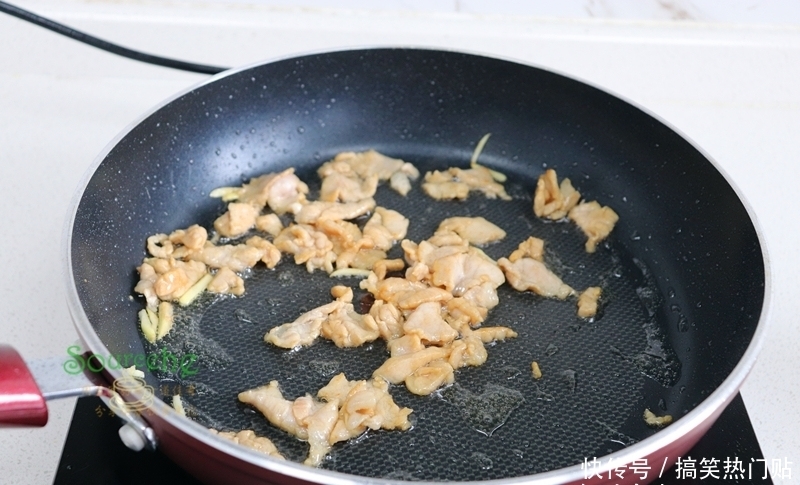 爽滑|炒河粉时多加一步,河粉不断裂不粘锅,柔韧爽滑,口感独特!