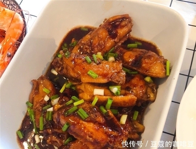 下厨|婆婆请亲戚来家中做客,我下厨做一桌家宴,上桌后觉得很有面子