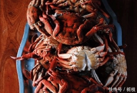  女子|女子4万元钻戒丢失，环卫工翻遍8吨垃圾找到，女子：请客喝水！