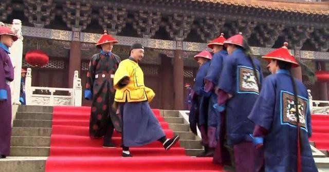  古代|古代的“黄马褂”到底有多珍贵？权臣和珅一生就收集20多件！