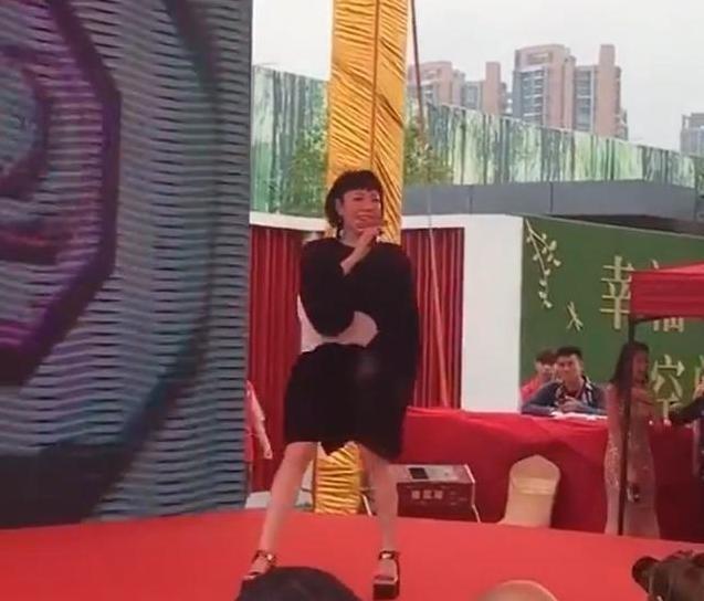 声音|好声音顶部流吴莫愁消失了?出现在第五行城市捞金上